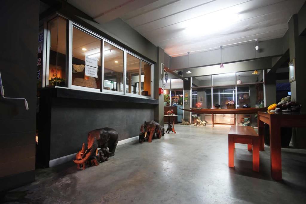 Namnon Place Nonthaburi Extérieur photo