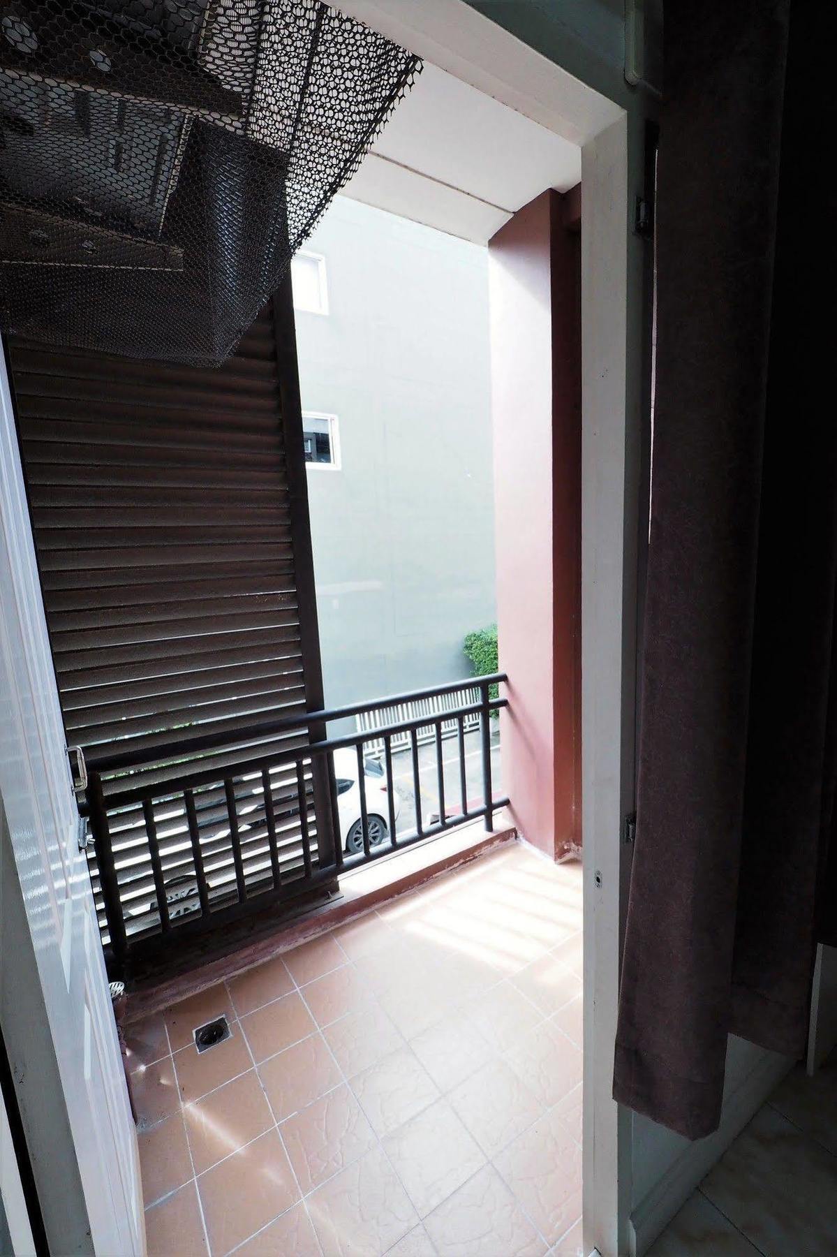 Namnon Place Nonthaburi Extérieur photo